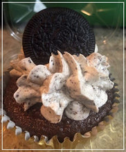 Load image into Gallery viewer, Cookies &amp; Cream Specialty Cupcake
