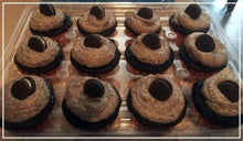 Load image into Gallery viewer, Cookies &amp; Cream Specialty Cupcake
